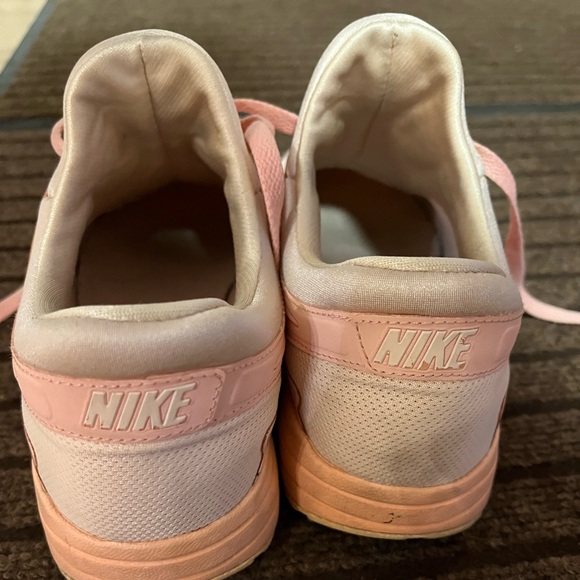 Nike air size US 8- Eu 39 - Picture 2 of 4